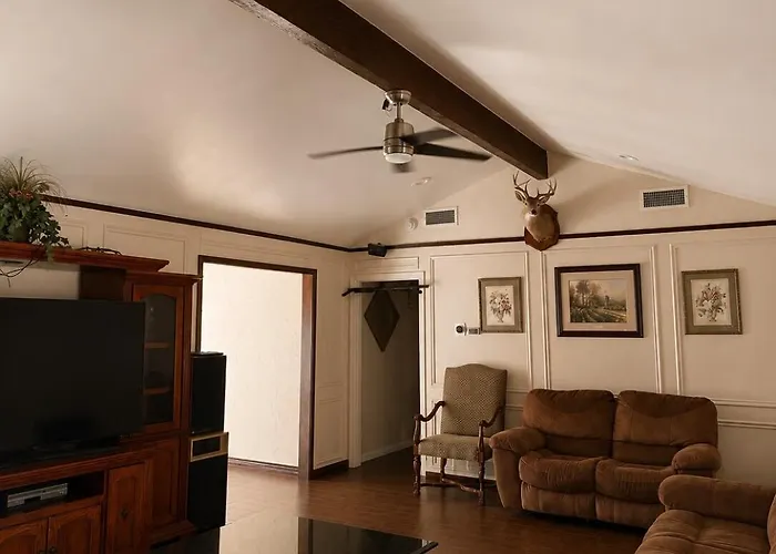 Spacious Getaway 4br 10guest House Near At&t Stadium, Dfw Airport & Stockyards Fort Worth