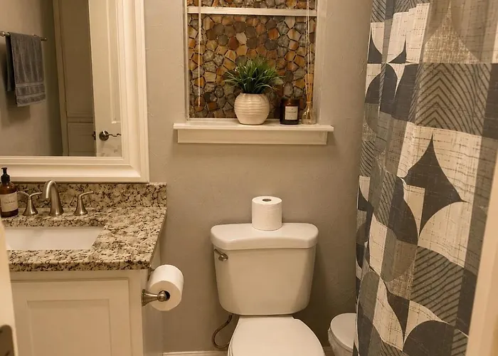 Spacious Getaway 4br 10guest House Near At&t Stadium, Dfw Airport & Stockyards