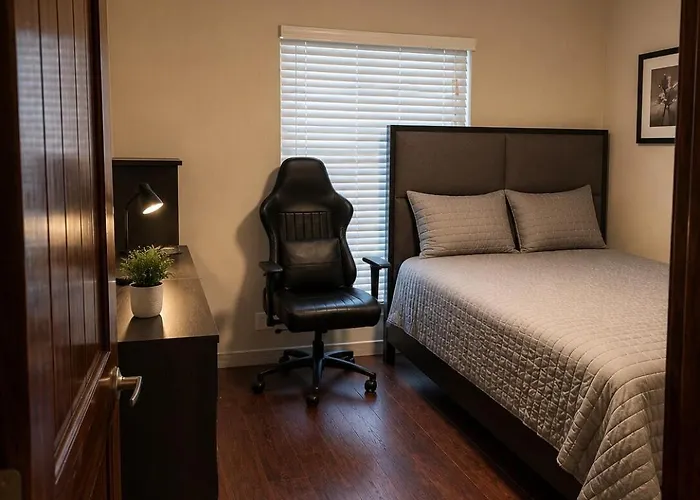 Spacious Getaway 4br 10guest House Near At&t Stadium, Dfw Airport & Stockyards *