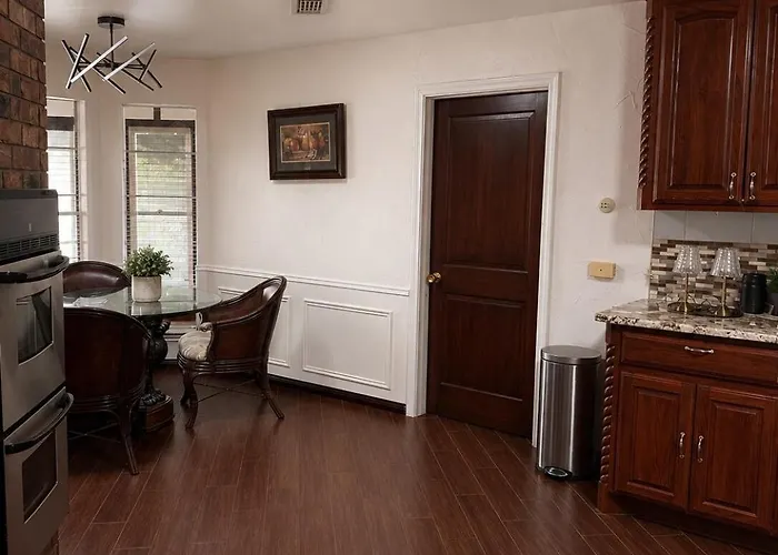 Ferienhaus Spacious Getaway 4br 10guest House Near At&t Stadium, Dfw Airport & Stockyards *