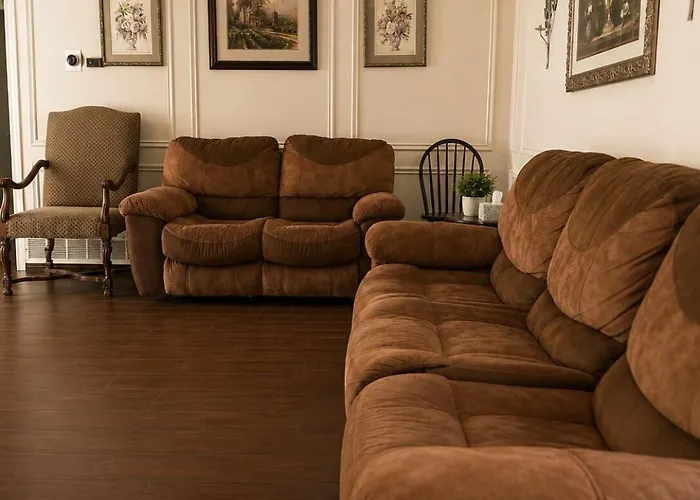 Spacious Getaway 4br 10guest House Near At&t Stadium, Dfw Airport & Stockyards Fort Worth