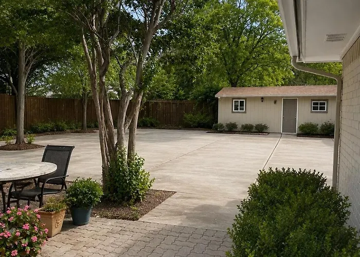 Spacious Getaway 4br 10guest House Near At&t Stadium, Dfw Airport & Stockyards *